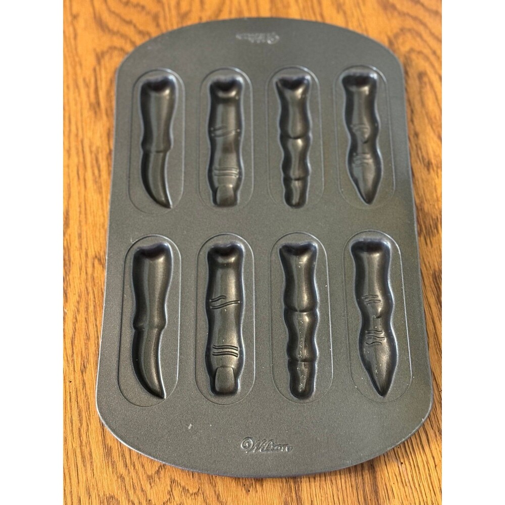 WILSON BRAND~Halloween Creepy Fingers Bakeware/Jello Mold, Kid’s Kitchen Fun